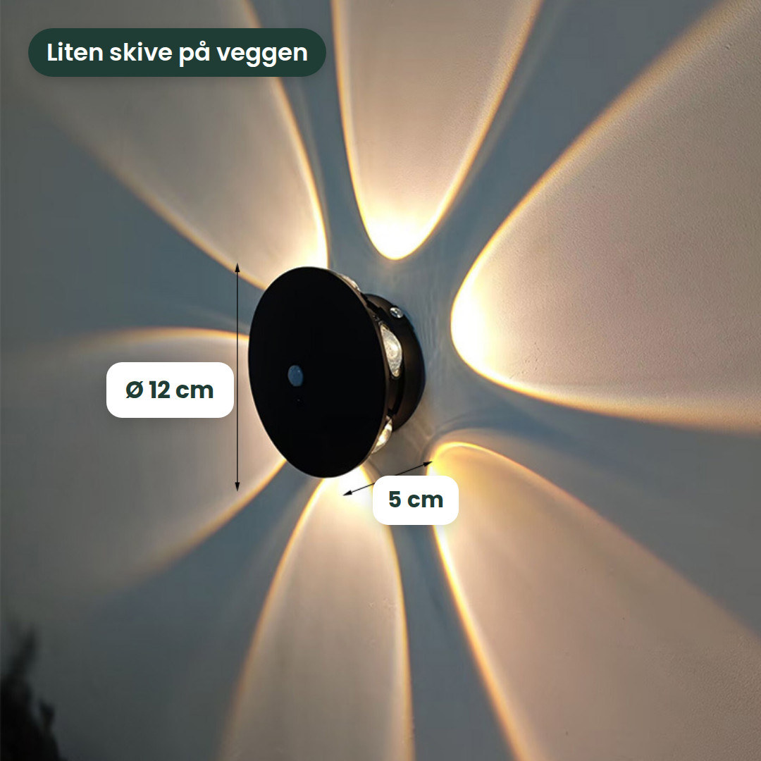 Svart lampe på veggen med mål: Ø 12 cm og 5 cm dyp